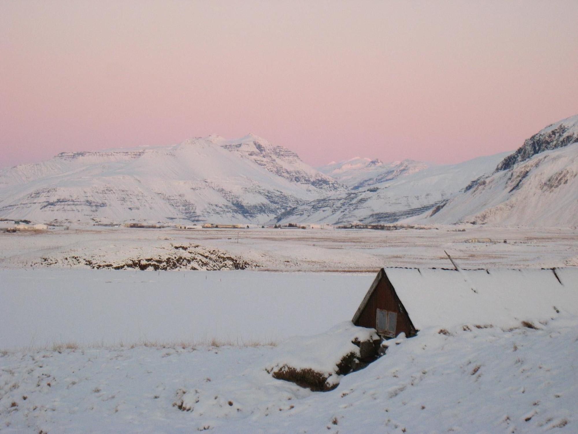 Dilksnes Guesthouse เฮิฟน์ ภายนอก รูปภาพ