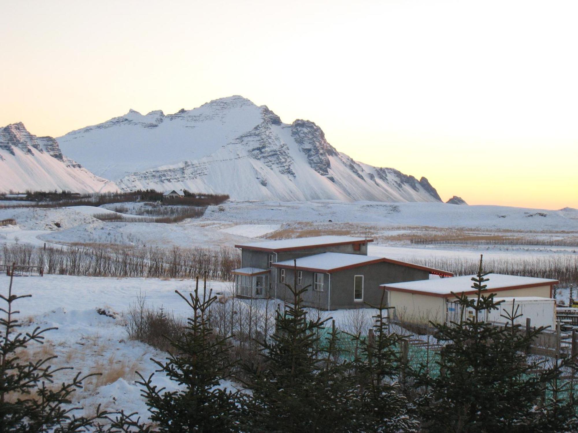 Dilksnes Guesthouse เฮิฟน์ ภายนอก รูปภาพ