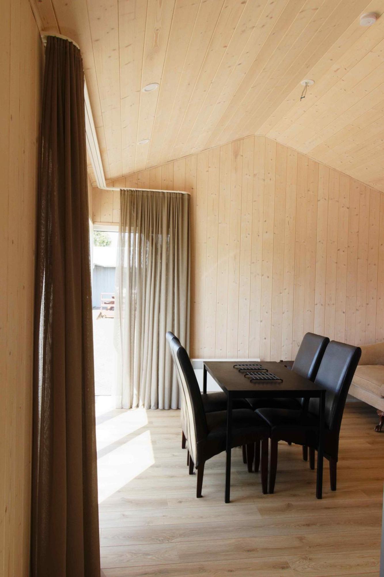 Dilksnes Guesthouse เฮิฟน์ ภายนอก รูปภาพ