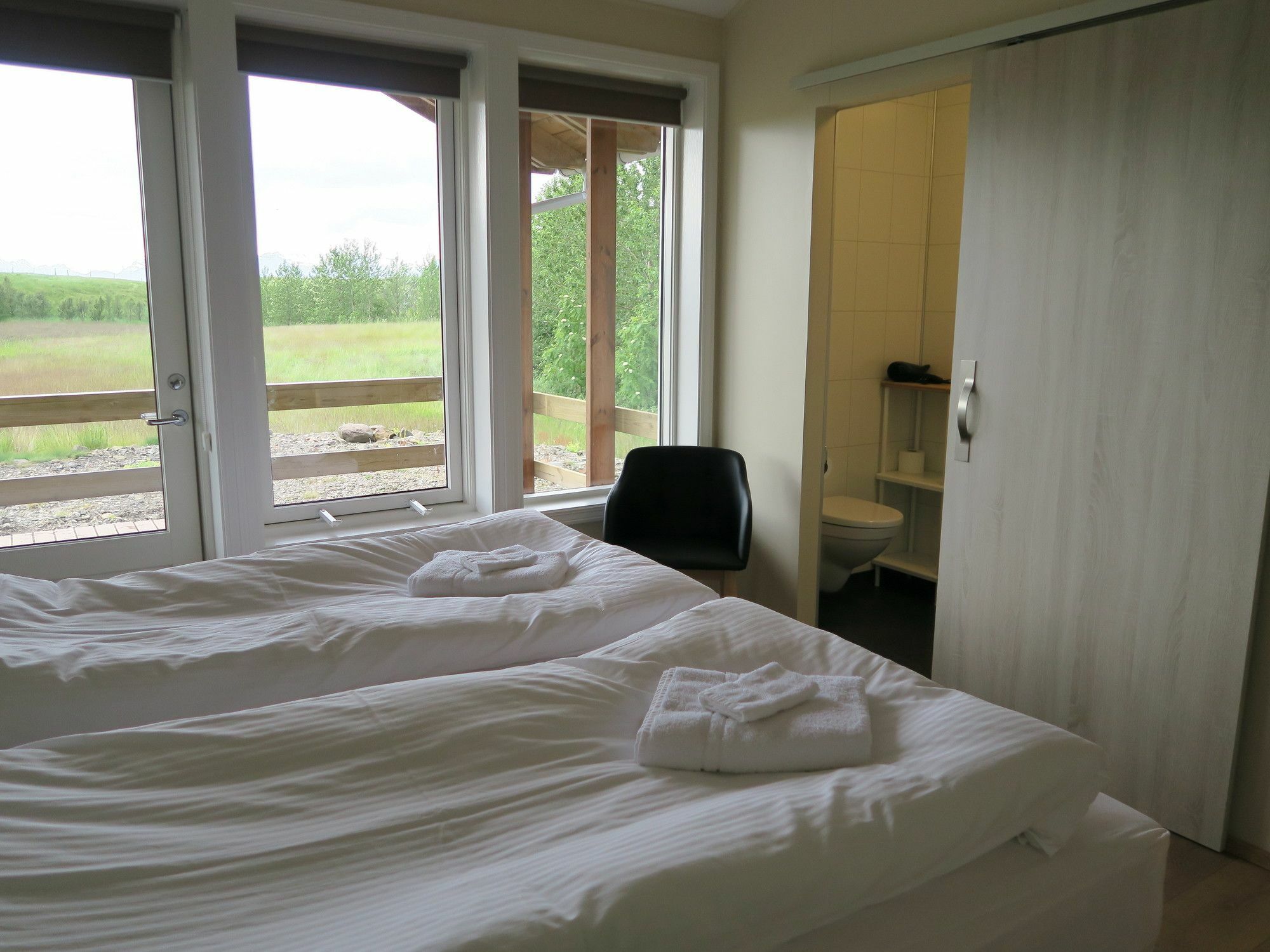 Dilksnes Guesthouse เฮิฟน์ ภายนอก รูปภาพ