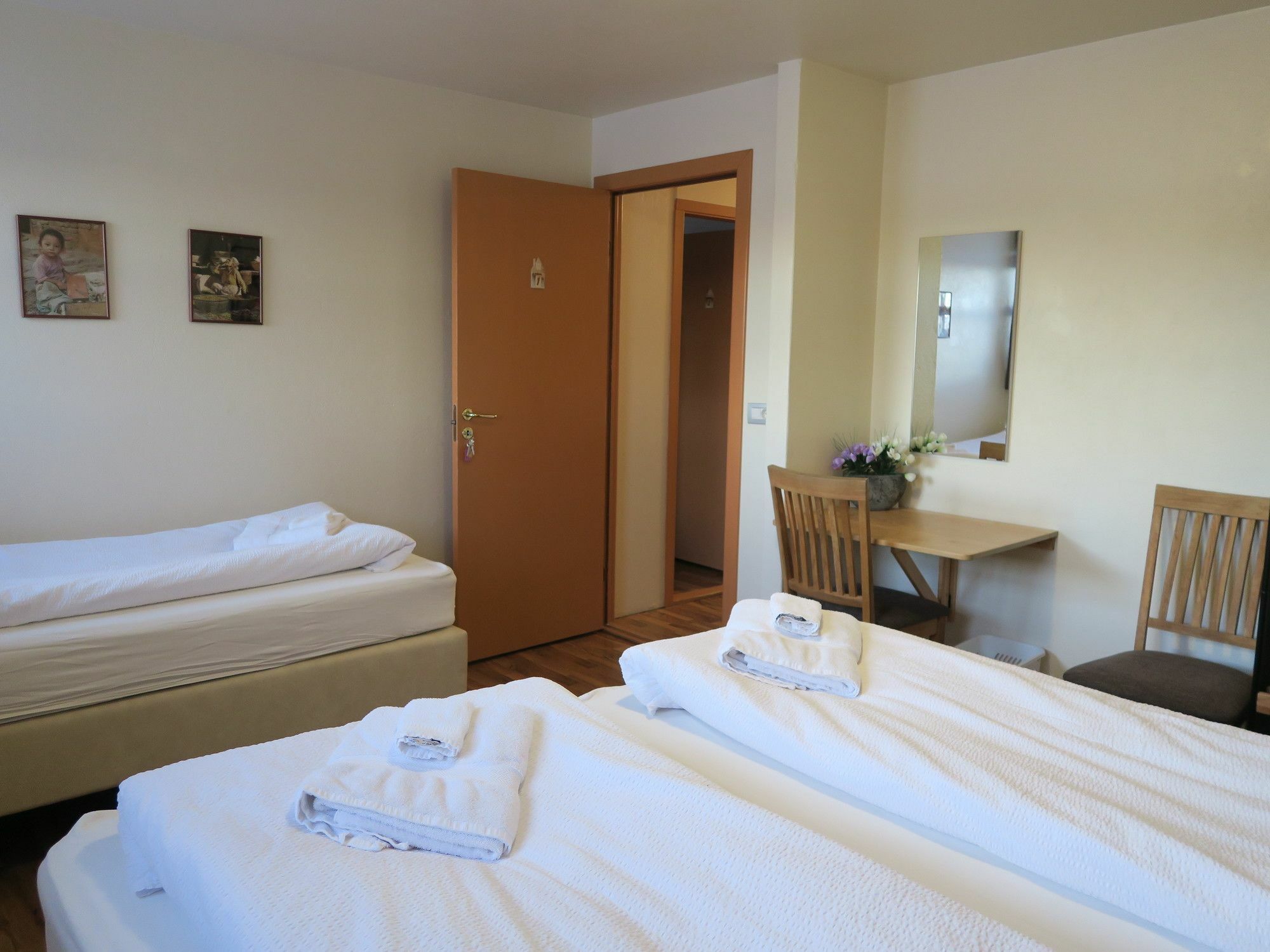 Dilksnes Guesthouse เฮิฟน์ ภายนอก รูปภาพ